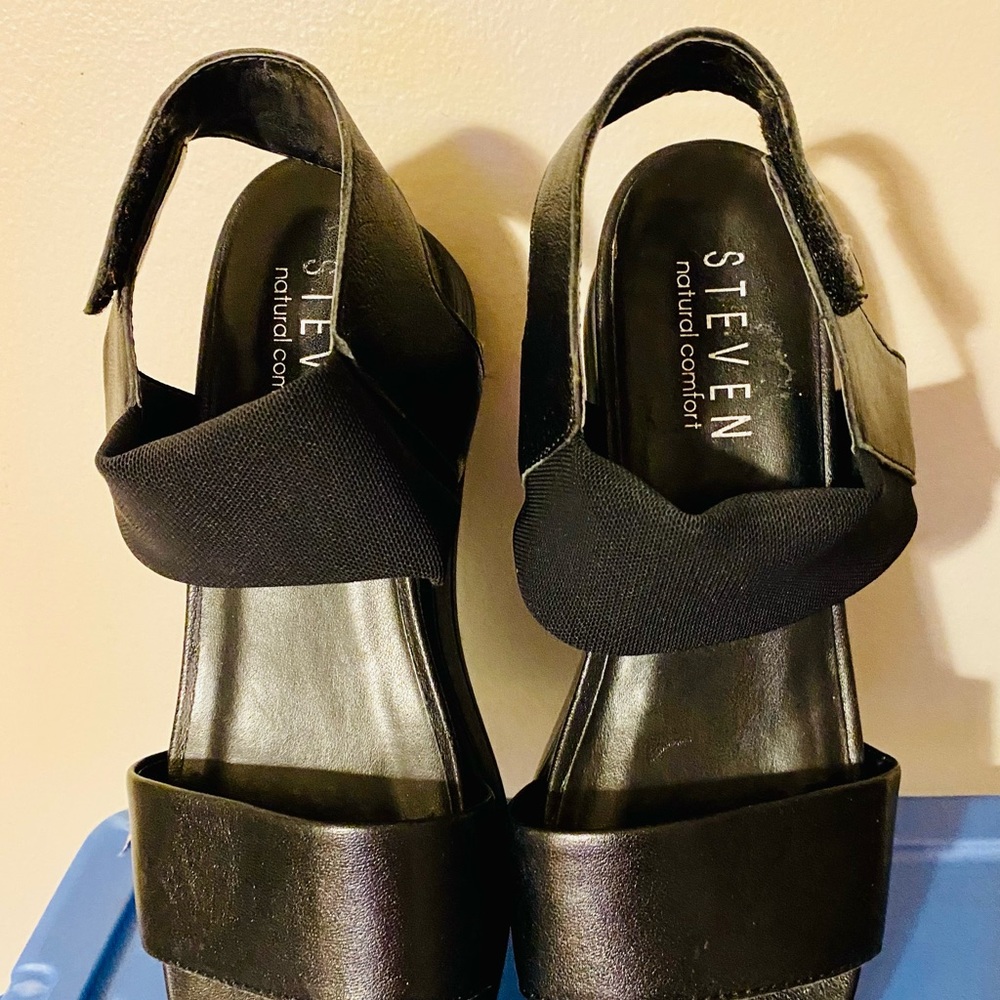 Wedge Sandal - Picture 2 of 4